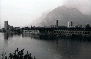 Lecco: Fabrikanlage am Kanal, Lago di Lecco