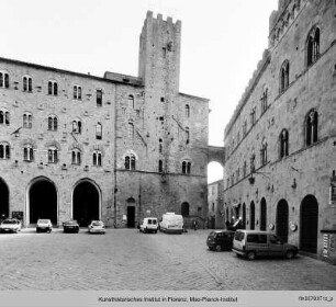 Torre del Podestà & Torre del Porcellino, Volterra
