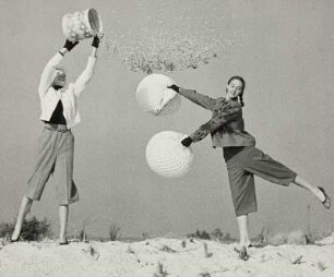 "Confetti", Modeaufnahme, Modelle Beth Wilson und Rone Compton (Junior Bazaar)