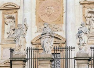 Katholische Kirche Sankt Peter und Paul, Zaun mit Apostel Skulpturen, Krakau, Polen