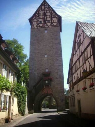 Stadtbefestigung - Stadttor (Jörgentor)-Ansicht von Stadtseite in Übersicht mit Fachwerkaufsatz