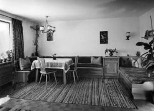 Allgäu. Haus Kennerknecht. Sitzecke im Wohnzimmer