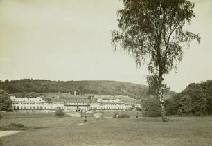 Ansicht von Schloss Pillnitz vom linken Elbufer