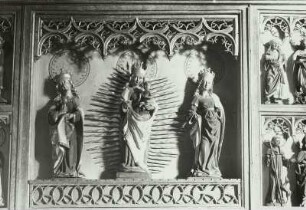 Schrein mit der heiligen Barbara, Madonna und einer weiteren Heiligen