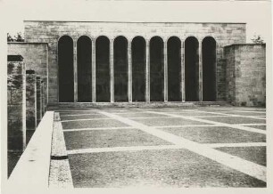 Nürnberg: Ehrenhalle: Frontansicht