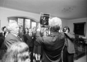 Freiburg: Rathaus, Freiburger Kinderchor mit Oberbürgermeister