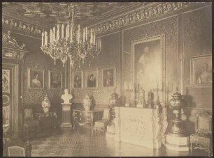 Interieur mit Büste Großherzog Friedrichs I.