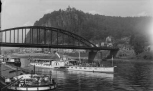 Personen-Seitenraddampfer "Mühlberg" (1879, Werft Blasewitz) bei bei Tetschen