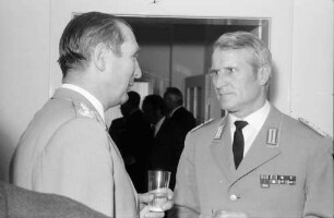 Freiburg: Konsulat; Bundeswehroffiziere