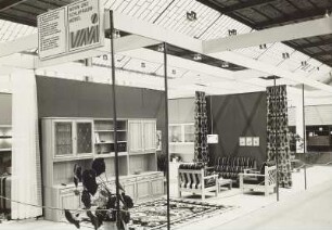 Anbauwand : Ausstellungskoje mit Wohnzimmermöbeln (1975; VEB Meyenburger Möbelwerk)