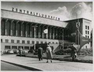 Außenansicht des Berliner Flughafens Tempelhof
