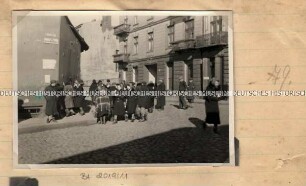 Straßenszene im Ghetto in Lodz