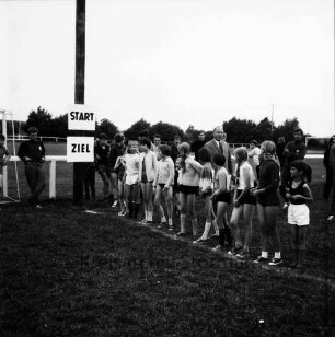 Turn- und Sportverein (TSV) Zarpen e.V.: "Sommerlauf": Mädchengruppe am Start