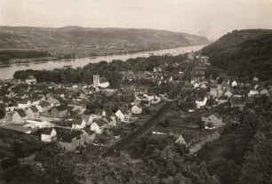 Bad Breisig, Rheinisches Schiefergebirge. Blick rheinaufwärts vom Vierburgenblick mit Burg Rheineck
