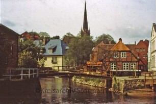 Trave mit Blick in Richtung Hude und Peter-Paul-Kirche