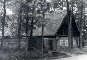 Fachwerkhaus in Kolkwitz : Bauwesen - Wohnung, Exterieur. Ort: Gołkojce / Kolkwitz. Untermauertes Fachwerkhaus auf der Schulstraße.
