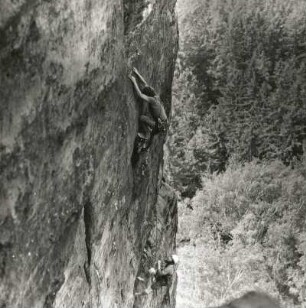 Sächsische Schweiz. Schmilkaer Gebiet, Rauschenstein. Bernd Arnold und Günter Lamm an der Langen Nordwest-Wand, Erstbegehung am 2. August 1980