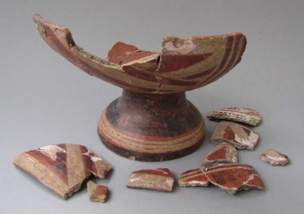 Clay bowl (fragments)