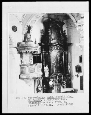 Seitenaltar (Rosenkranzaltar) und Kanzel