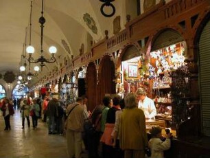Geschäfte in den Tuchhallen am Hauptmarkt