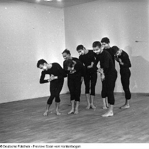 Grotesk - Tanz. Aufnahmen der Palucca-Schule in Dresden
