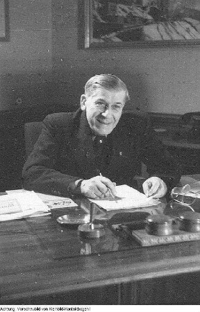Otto Buchwitz, Porträts und Auszeichnungen, 1976/77 & Otto Buchwitz, Porträts, auch Buchwitz am Schreibtisch, 1951