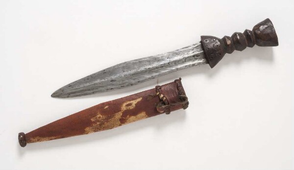 Knife in leather sheath