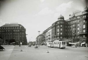 Frankfurt am Main, Stadt : Frankfurt/Main. Hotel "Exelsior" und Hotel "Carlton". Straßenbild