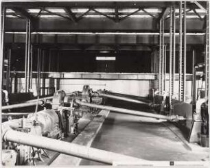 Stadttheater (später: Oper), Bonn: Antriebsmaschine Unterbühne (Ausstellungstafel der »Prague Quadrennial of the Theatre Design and Architecture« 1967)