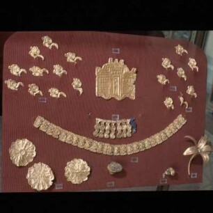 Athen, Archäologisches Nationalmuseum. Goldfunde aus dem Kuppelgräbern von Thessaloniki. Mykenische Zeit. Aus Kuppelgrab von Kapaker bei Volos