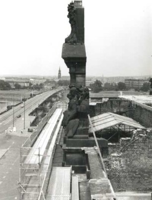 Dresden-Altstadt, Augustusstraße 2. Ständehaus (1901-1906; P. Wallot). Substanzsicherung / Wiederaufbau Dach. Westflügel vor Montage der Dachkonstruktion