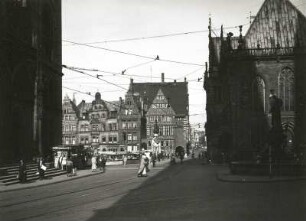 Bremen. Stadtzentrum. Blick zum Markt mit Rathaus und Roland