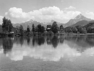 Allgäuer Alpen, Weissensee bei Füssen mit Säuling, Blick nach Osten