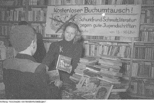 Herkuleskeule, Nationalpreisträgerin Zenna Henderson, Umtausch von Schundbüchern, Schriftsteller Jurek bei einer Veranstaltung zur Woche des Buches, November 1954 - August 1955