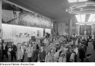 Aufnahme der bulgarischen Sektion der Leipziger Herbstmesse 1954