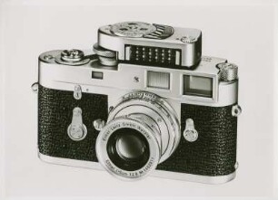 Sucherkamera "Leica M2" mit Objektiv "Elmar" und Belichtungsmesser "Leicameter M/MC" der Ernst Leitz GmbH