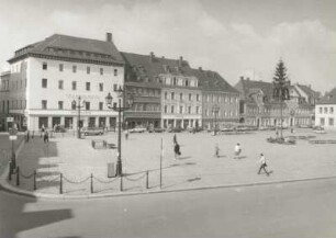 Annaberg-Buchholz. Markt (Südseite) mit Maibaum