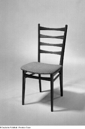Stuhl mit gepolsterter Sitzfläche (Modell "Reni")