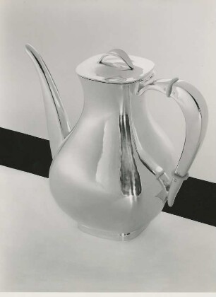 Gebrüder Deyhle Silberne Kaffeekanne von Emil Kitzenmaier