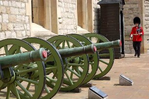 London - Kanonen im Tower