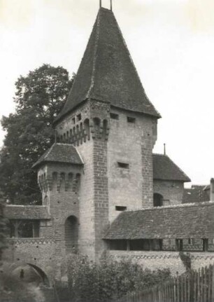 Estavayer-le-Lac, Schweiz. Schloß Chenaux (13. Jahrhundert) am Neuenburger See. Teilansicht mit Schloßturm