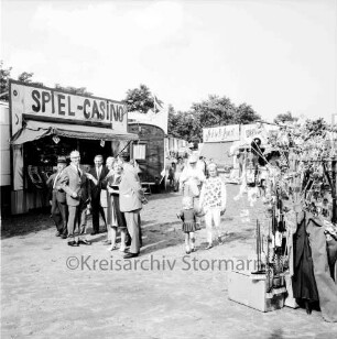 Volks- und Heimatfest: Veranstalter Heimatring: Stormarnplatz: Jahrmarktsbuden: Bürgermeister Kurt Fischer, Vorsitzender des Heimatrings Johannes Breitfeld, 24. Juli 1965