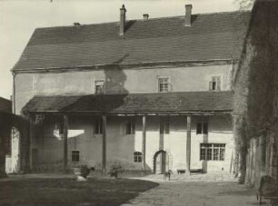 Rittergut, Laubengang im Hof