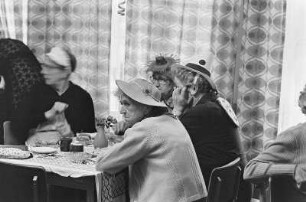 Fasching im "Rentnertreff" der "Volkssolidarität"