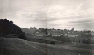 Ansicht auf Ostro : Dorfsiedlungen - Rundling. Ort: Wotrow / Ostro. Blick auf Ostro vom Osten, von der Schanze