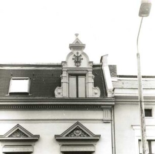 Cottbus. Wohnhaus (Sparkasse), Bahnhofstraße 20. 1896. Dacherker