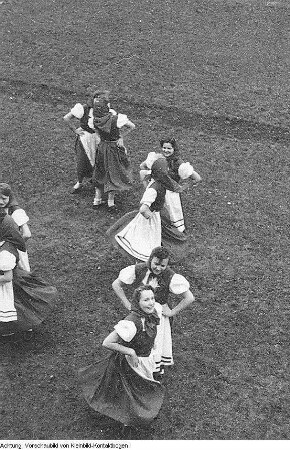 Kulturgruppen des VEB Kartonagenindustrie Dresden, April 1952