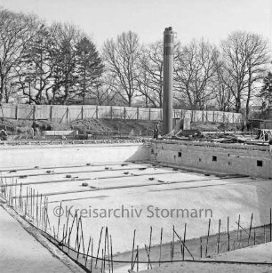 Hallenbad Bad Oldesloe: Konrad-Adenauer-Ring: Baustelle: das betonierte Schwimmbecken