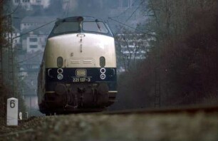 Gäubahn Stuttgart Nord Lok 221 137 DC 481
