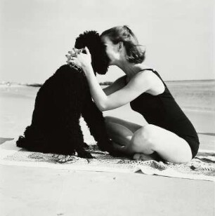 Modeaufnahme, Modell June Ross und Plush in Point Lookout (Mademoiselle)
